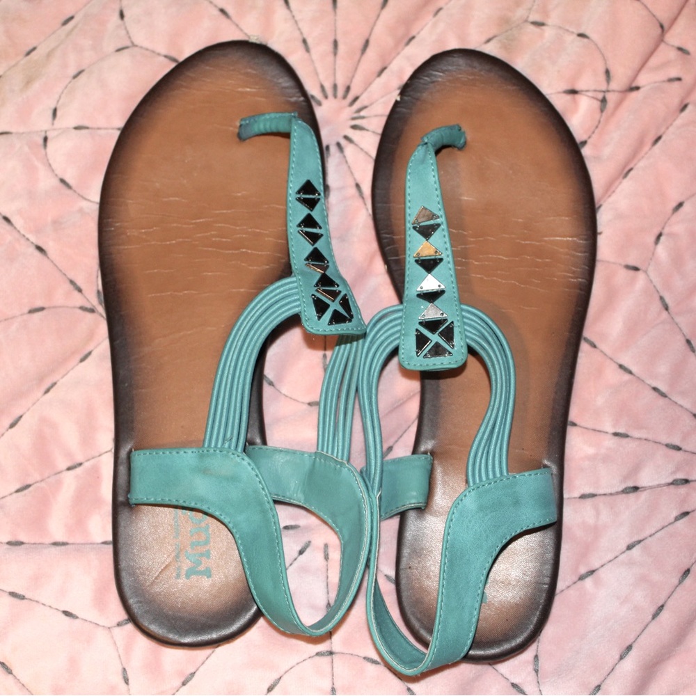 Mudd blue sandles worn in good condition